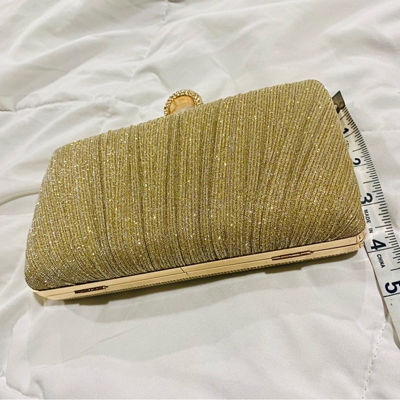 Gold Glitter/Crystal Minaudière Finger Ring Spring Closure Clutch / Shoulder EUC - Picture 11 of 13